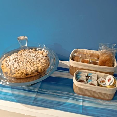 Luca'S House Bed & Breakfast Giovinazzo Bagian luar foto