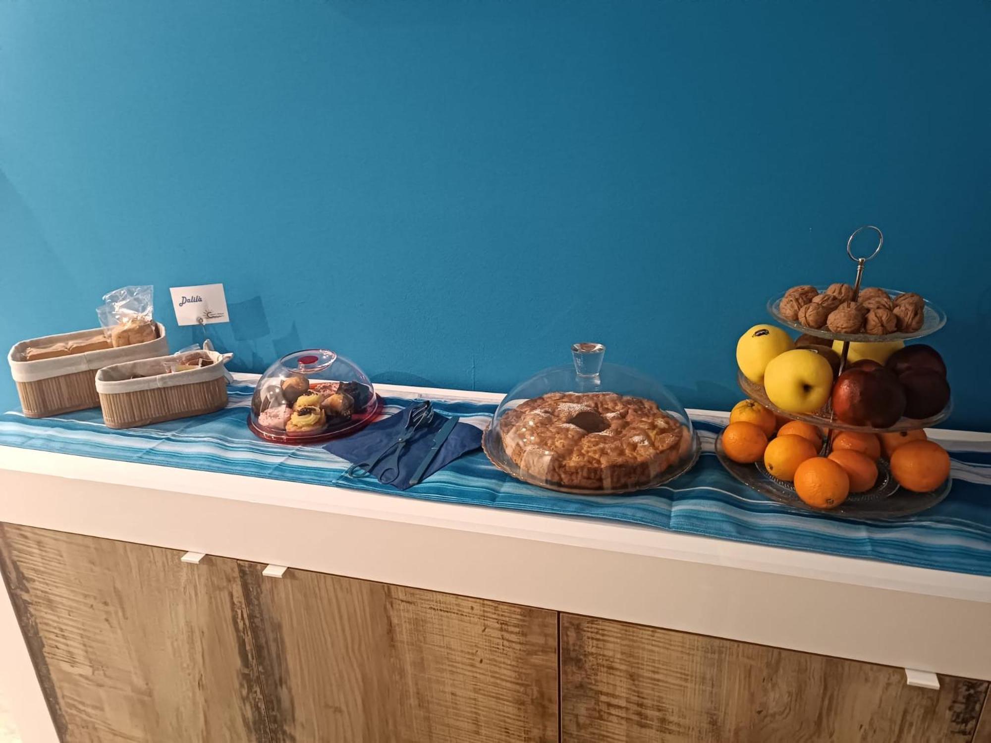 Luca'S House Bed & Breakfast Giovinazzo Bagian luar foto