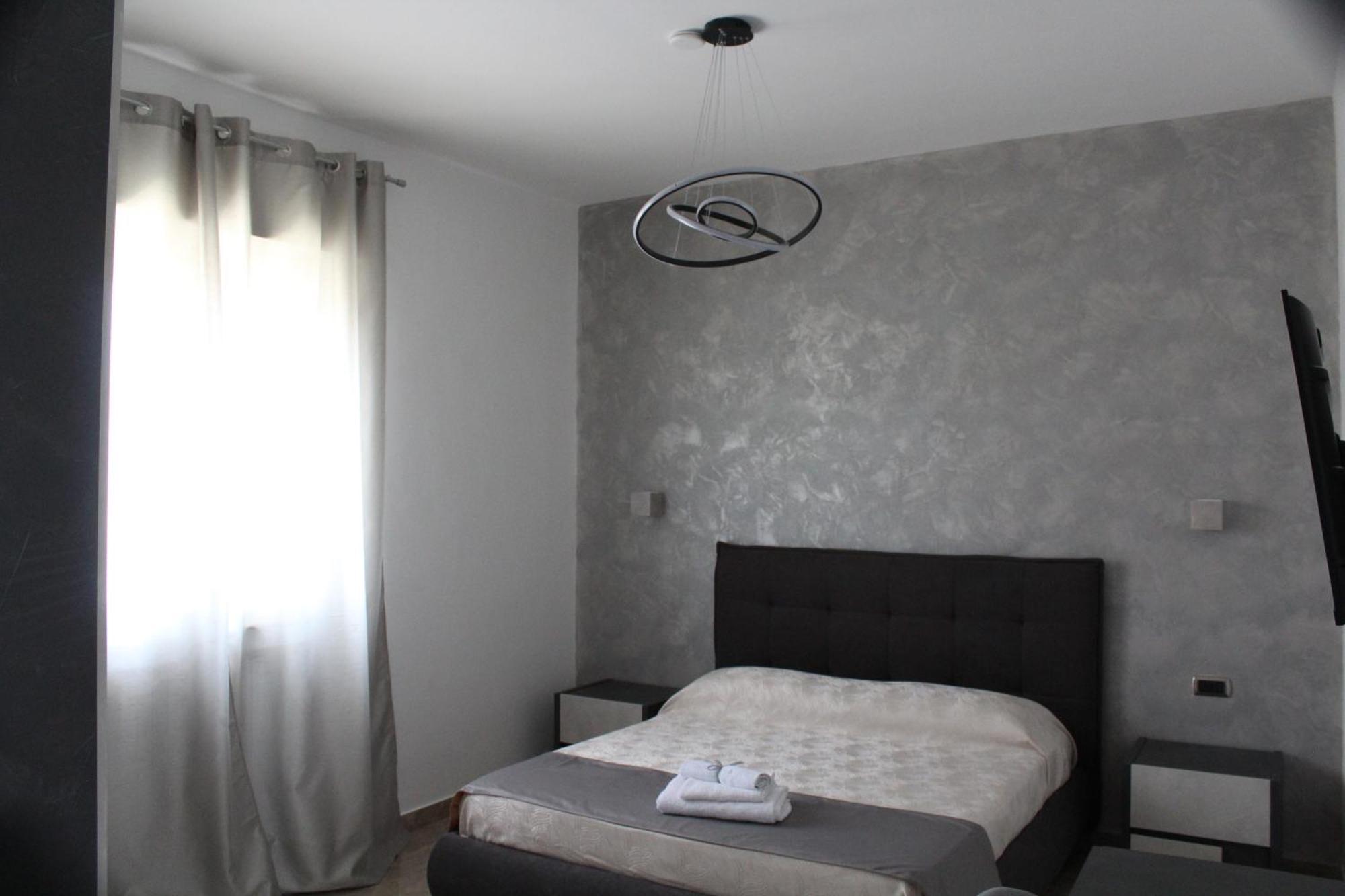 Luca'S House Bed & Breakfast Giovinazzo Bagian luar foto