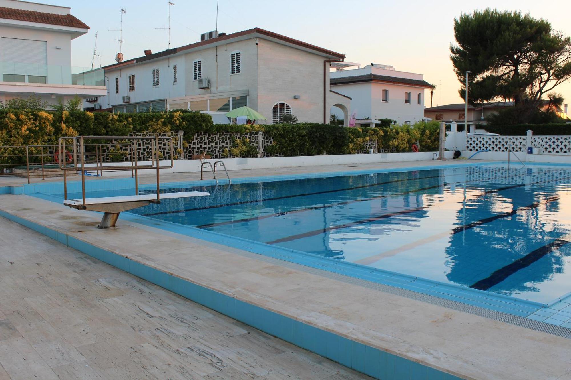 Luca'S House Bed & Breakfast Giovinazzo Bagian luar foto