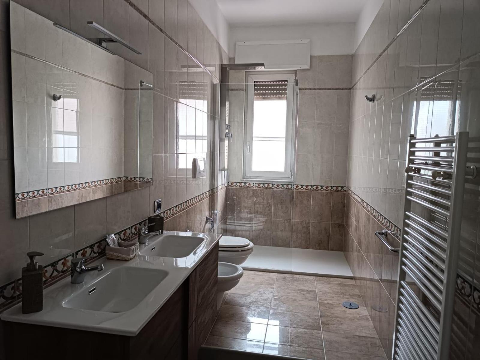 Luca'S House Bed & Breakfast Giovinazzo Bagian luar foto