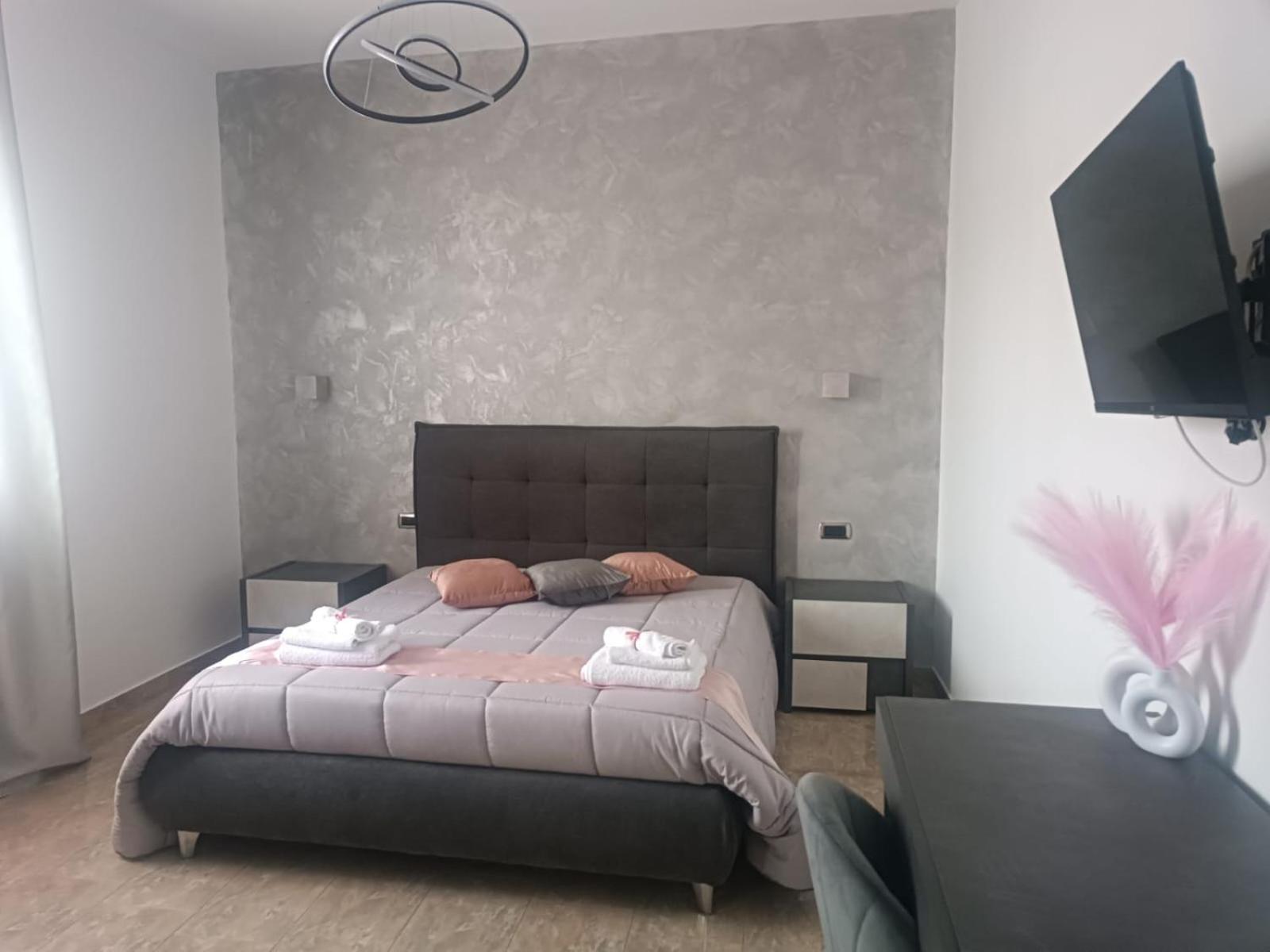 Luca'S House Bed & Breakfast Giovinazzo Bagian luar foto