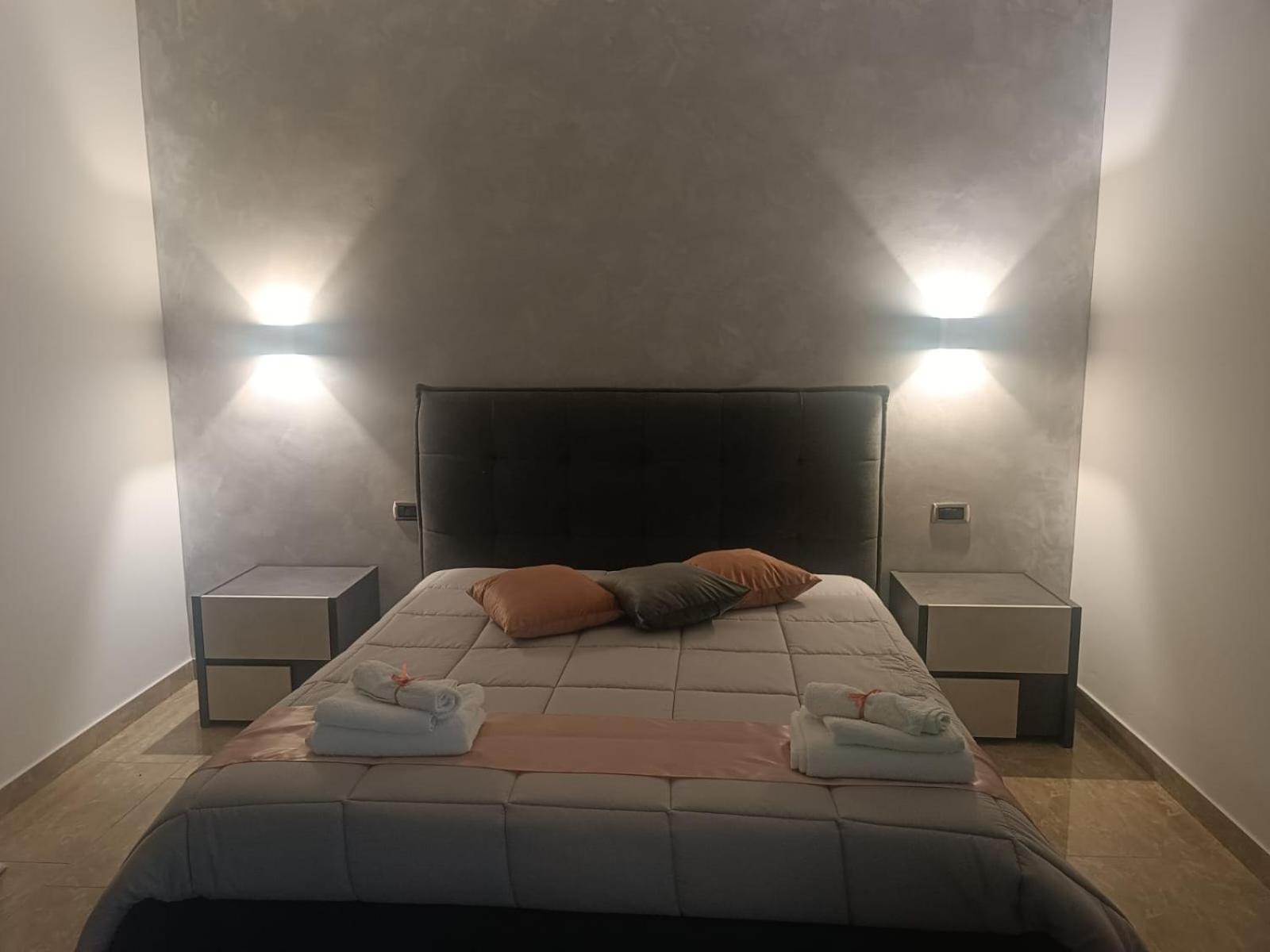 Luca'S House Bed & Breakfast Giovinazzo Bagian luar foto