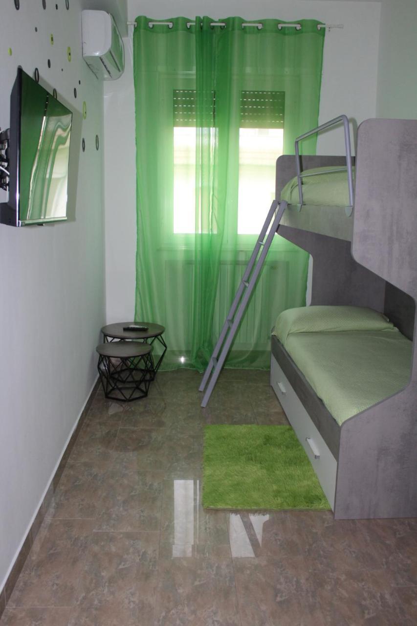 Luca'S House Bed & Breakfast Giovinazzo Bagian luar foto